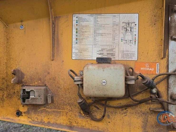 2016-deere-550k-image-12