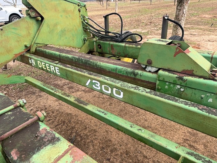 john-deere-7300-image-30
