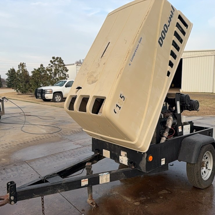 Doosan  Trailer type air compressor