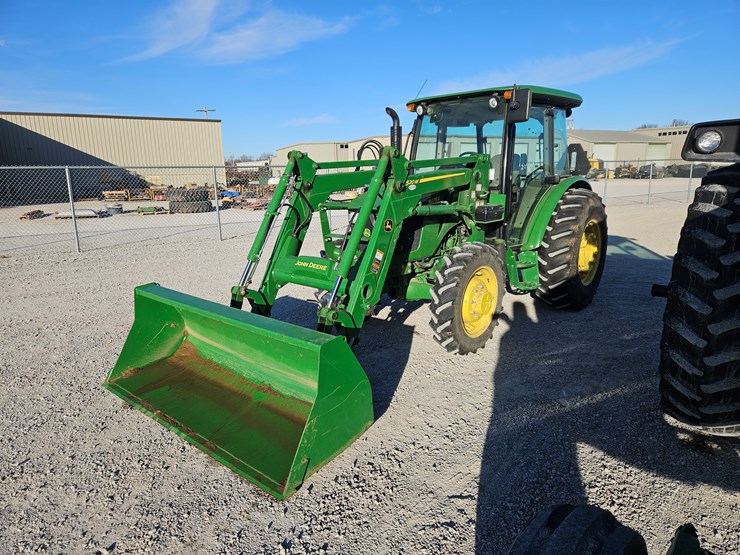 2020-john-deere-5075e-image-25