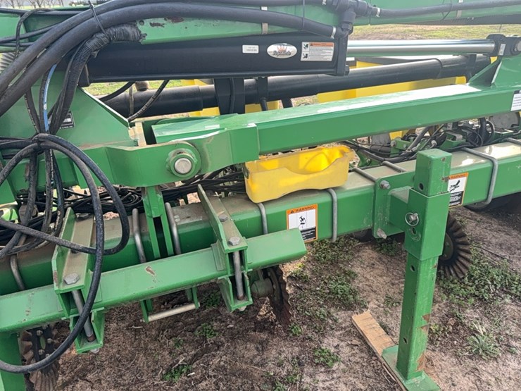 john-deere-1725-image-27