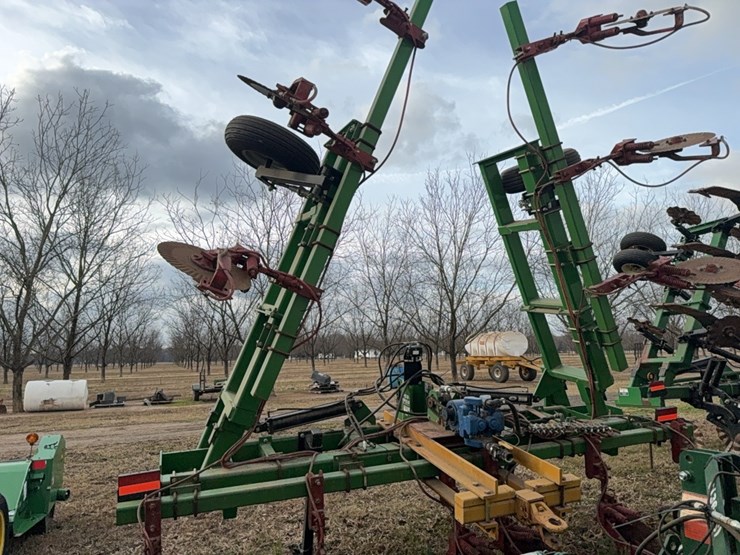 unverferth-ripper-stripper-image-27