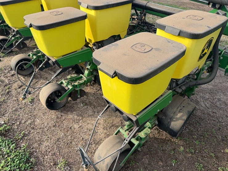 john-deere-1725-image-52