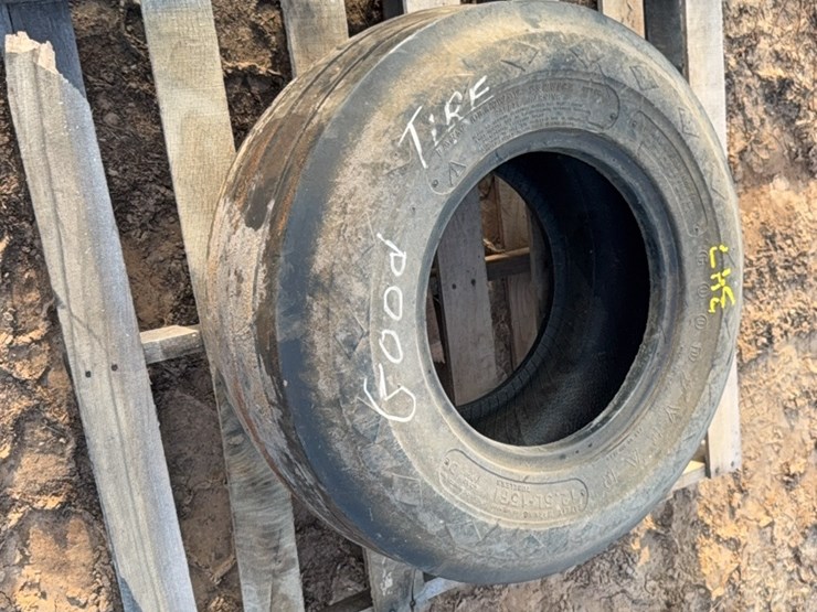 12.5-l-–-15-fi-tire-image-11