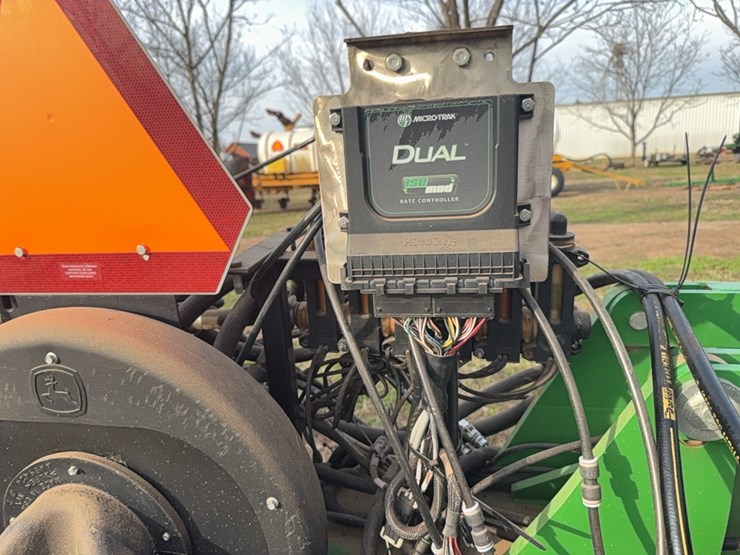 john-deere-1725-image-47