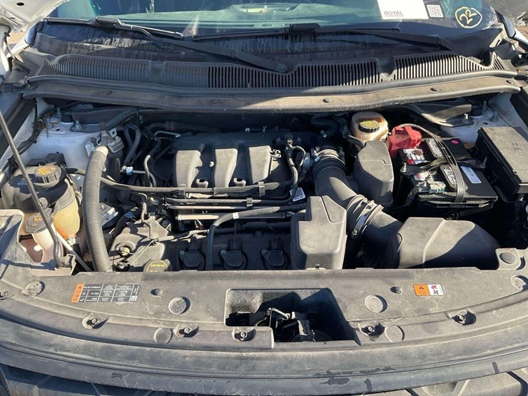 2016-ford-explorer-image-7