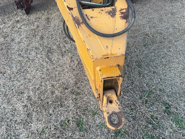 kbh-gooseneck-applicator-on-12-row-38”-rows-image-11