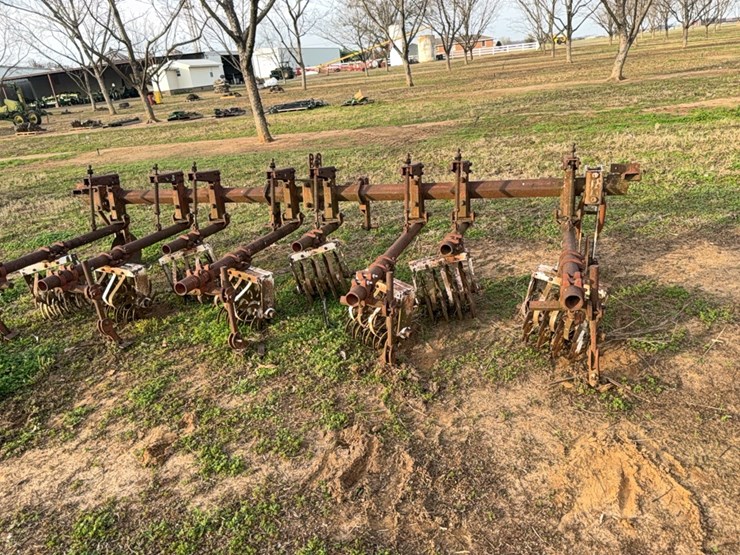 lilliston-4-row-rolling-cultivator-on-38”-rows-image-32