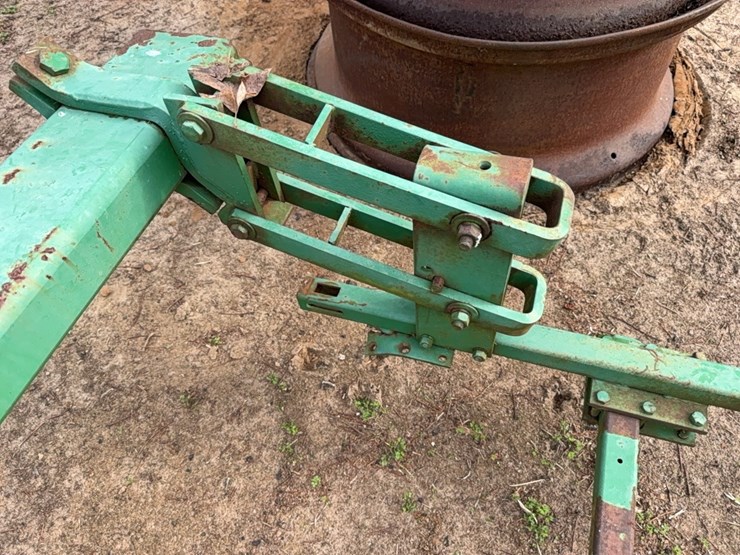 john-deere-cultivator-with-no-three-point-hitch-with-four-cultivator-units-image-22