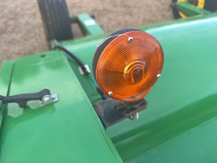 john-deere-520-image-32