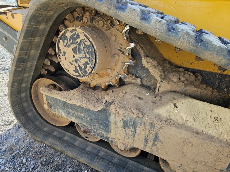 2020-deere-333g-image-21