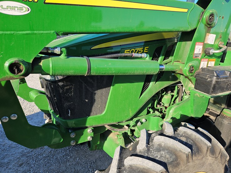 2020-john-deere-5075e-image-22
