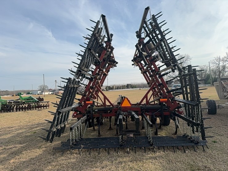 case-ih-tiger-mate-￼-field-cultivator-image-35