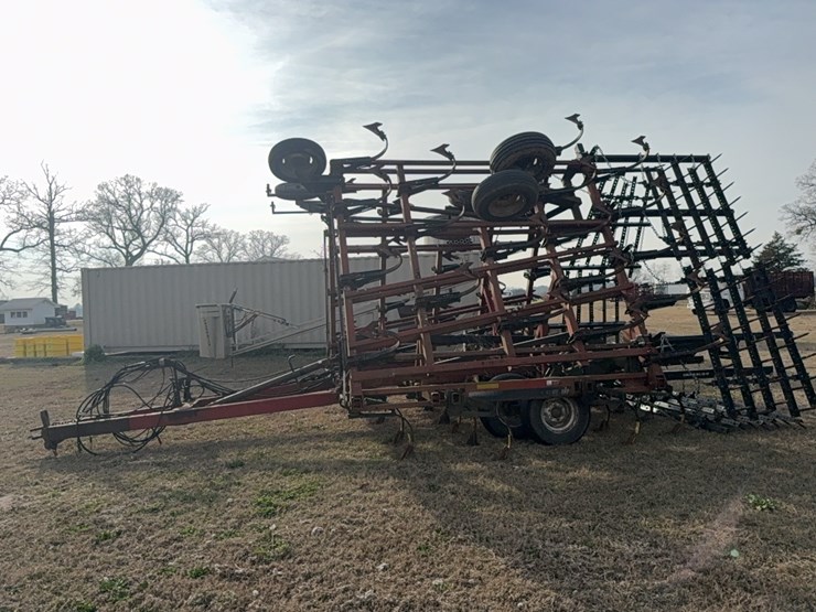 case-ih-tiger-mate-￼-field-cultivator-image-12