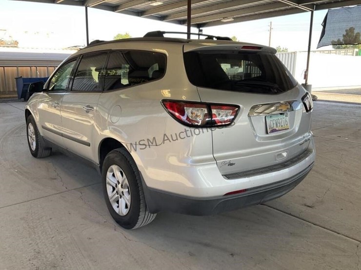 chevrolet-traverse-ls-image-5