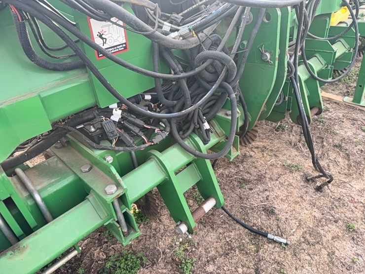 john-deere-1725-image-25