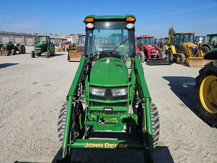 2014-john-deere-4044r-image-4