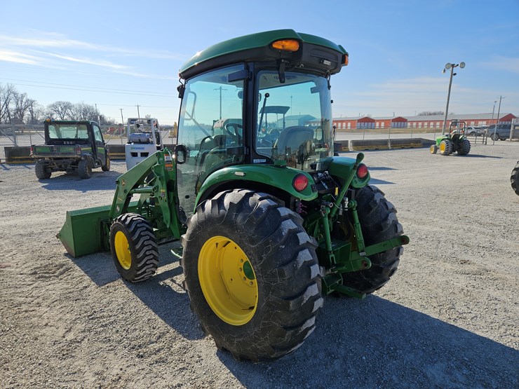 2014-john-deere-4044r-image-15