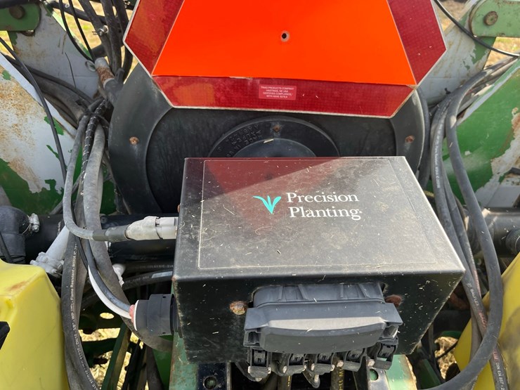 john-deere-36-image-12