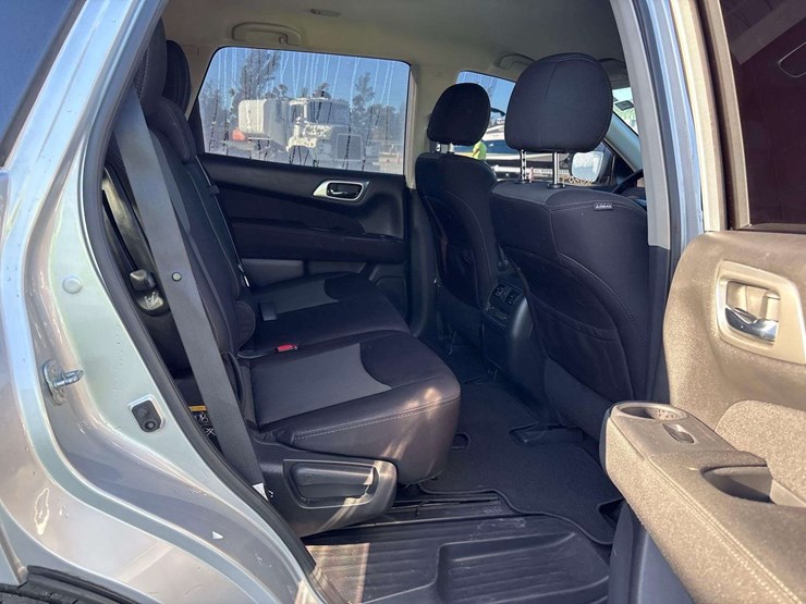 2017-nissan-pathfinder-image-23