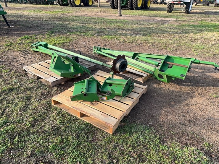 john-deere-12-image-18