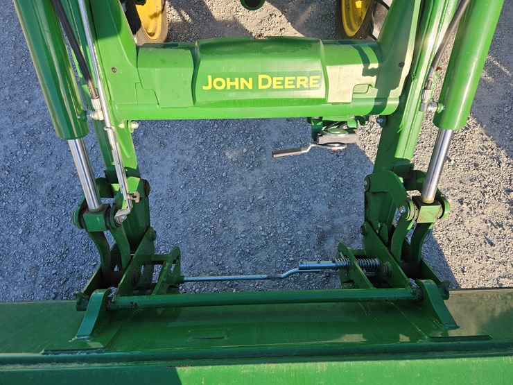 2020-john-deere-5075e-image-5