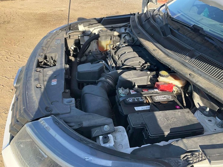 2016-ford-explorer-image-9