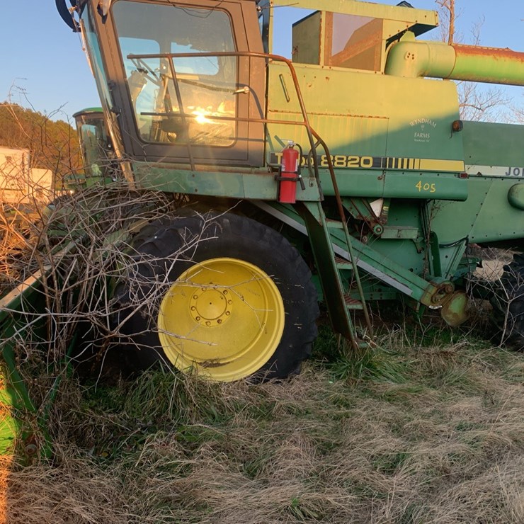 JOHN DEERE 8820
