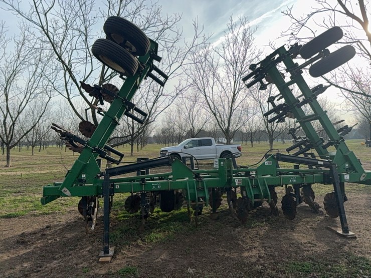 unverferth-ripper-stripper-image-12