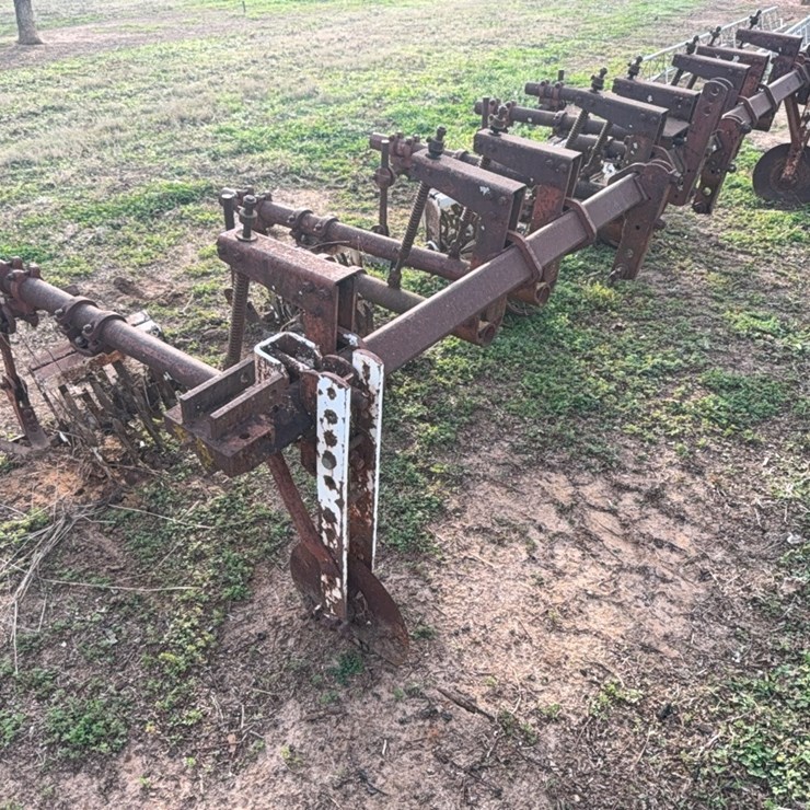 lilliston 4 row rolling cultivator on 38” rows
