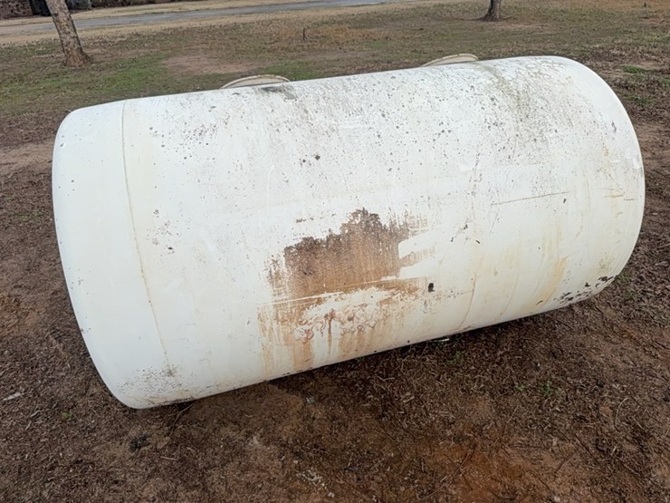 dual-compartment,-fiberglass-tank-appears-to-be-intact-image-11