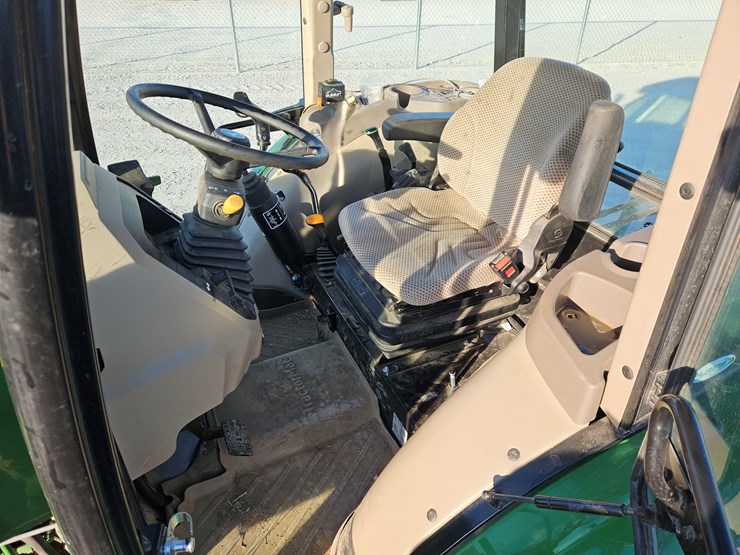2020-john-deere-5075e-image-17