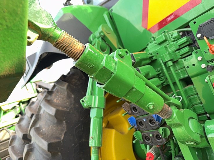 2022-john-deere-8r-410-image-40