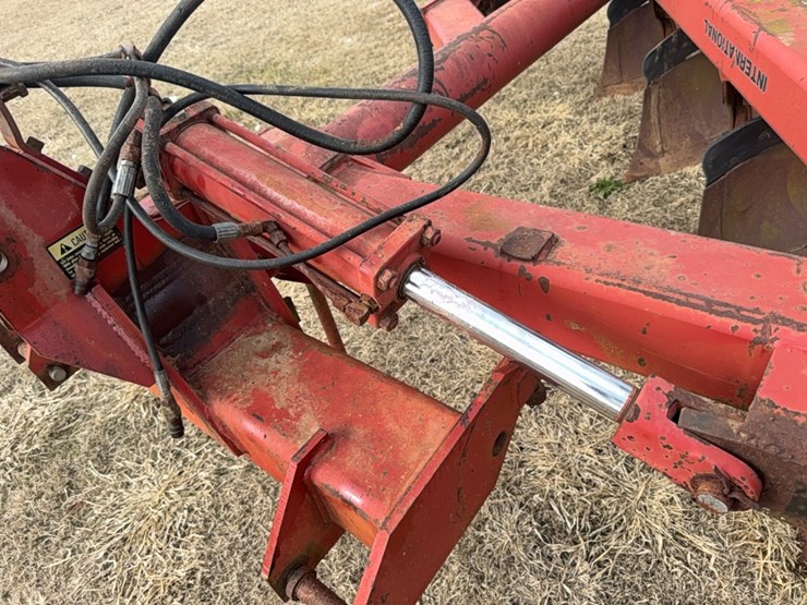 case-ih-165-image-21