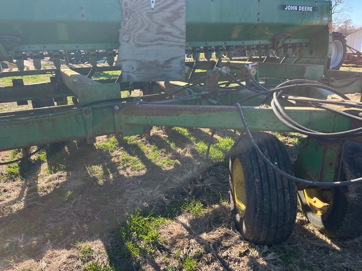 john-deere-750-image-3