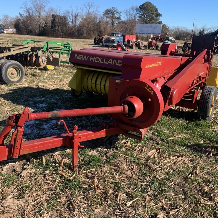 NEW HOLLAND 273