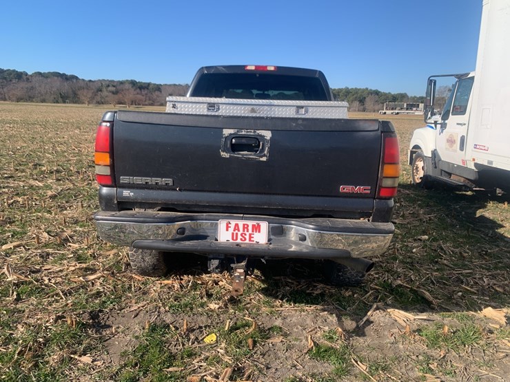 2005-gmc-sierra-2500hd-image-7