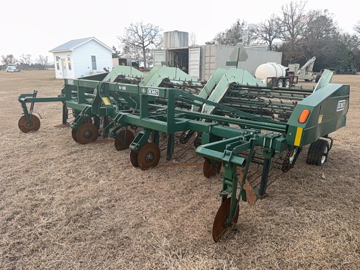 kmc-6-38-(6row-on-38”-only)-peanut-digger/inverter-image-1