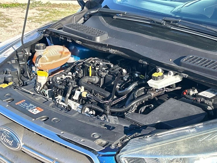 2017-ford-escape-image-8