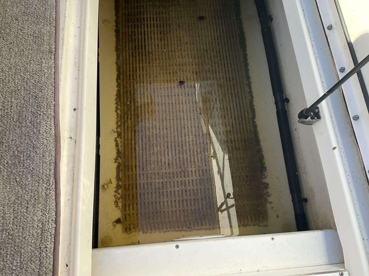 2014-sea-ray-250slx-bowrider-boat-with-t/a-boat-trailer-image-33