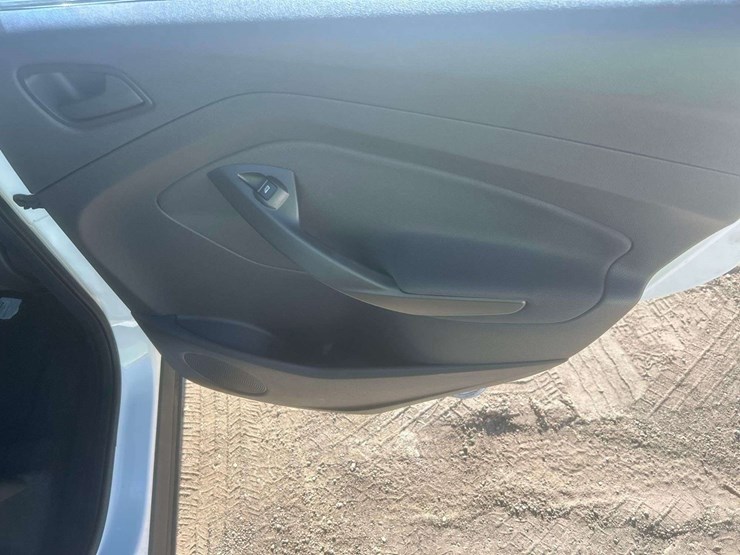 2013-ford-escape-image-24