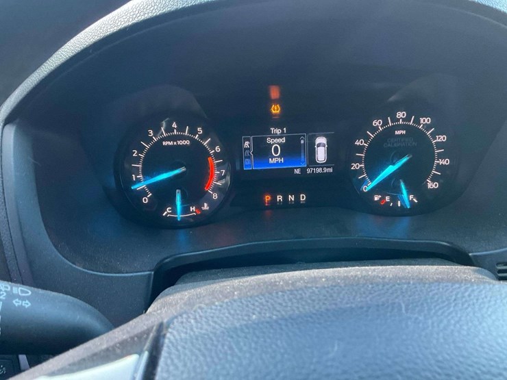 2016-ford-explorer-image-13