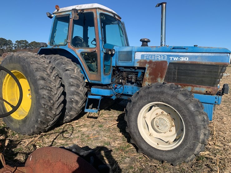 ford-tractor-image-2