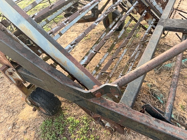 uft-2-row-peanut-digger/inverter-image-16