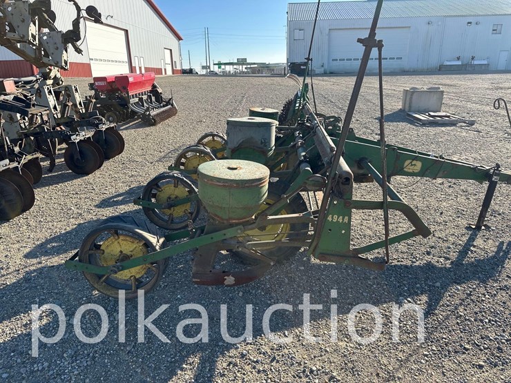 2623---john-deere-494a-4-row-planter-image-2