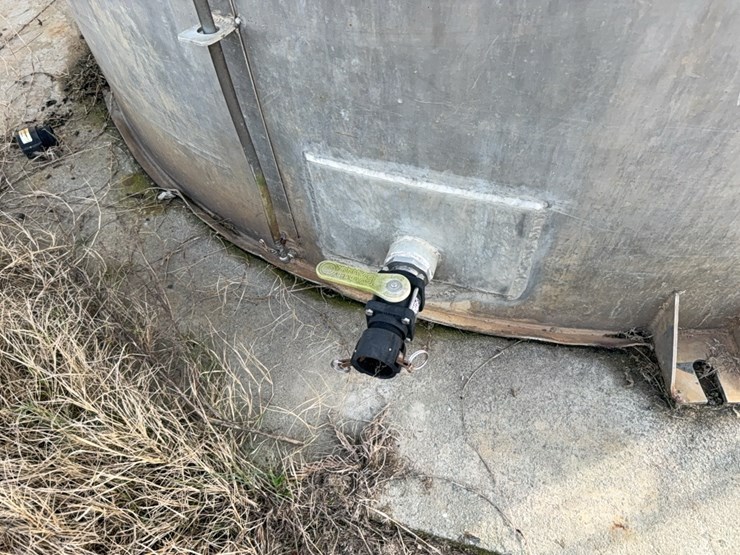 john-blue-12,000-gallon-aluminum-upright-tank-image-11