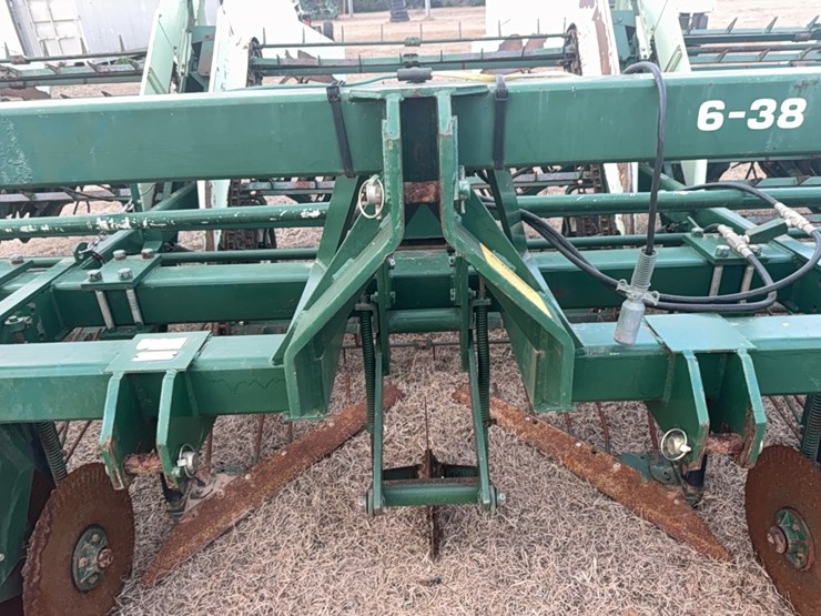 kmc-6-38-(6row-on-38”-only)-peanut-digger/inverter-image-10