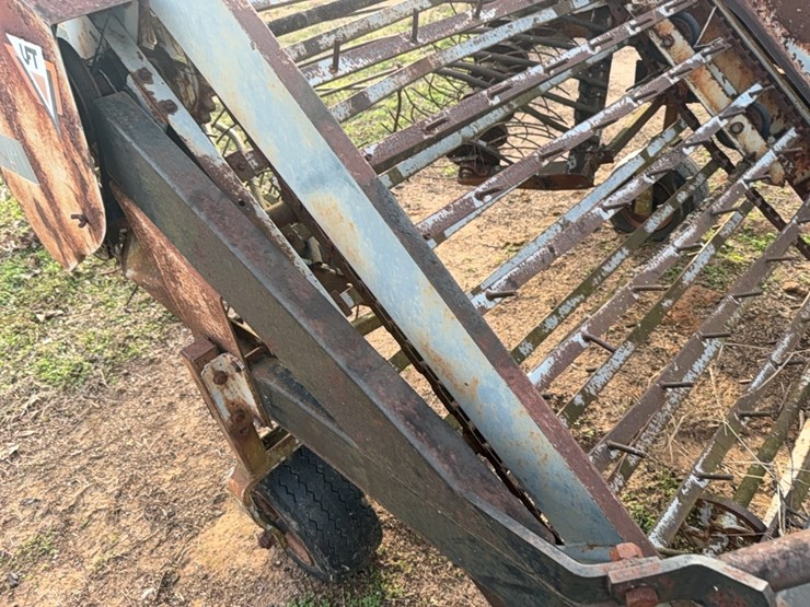 uft-2-row-peanut-digger/inverter-image-17