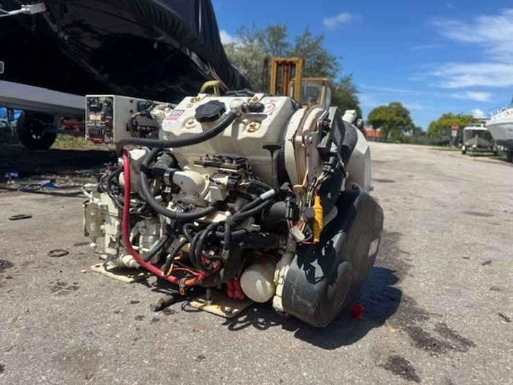 westerbeke-6ekod-cp1-6kw-marine-generator-image-1