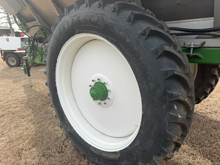 newton-crouch-spreader-cart-image-17